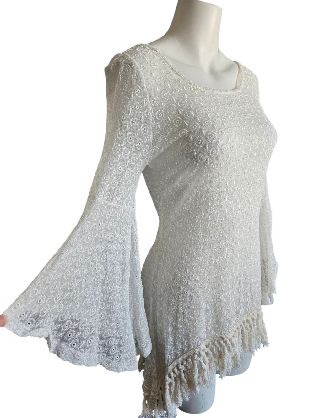 Gypsy Junkies White Eyelet Bell Sleeve Tassel Hem Open Criss Cross Back Boho Sm